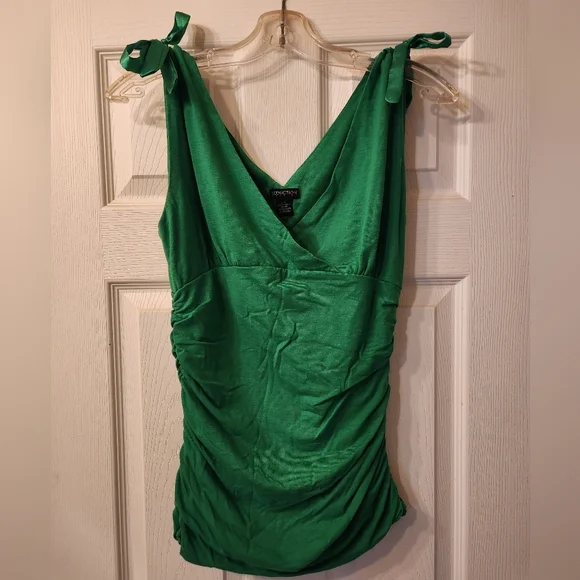 Green Vee Neck Tank Top - Picture 2 of 2
